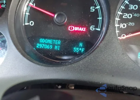 2010 Chevrolet Tahoe Lt z USA, uszkodzony, nr VIN 1GNUCBE08AR166414